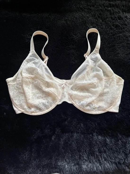Lace Underwire Bra in Cream with Adjustable Straps - Picture 2 of 5